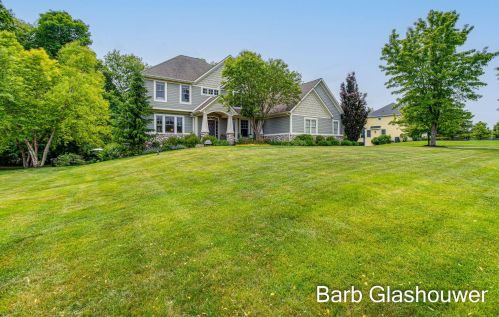 4424 Whitewood Farms Dr, Grand Rapids MI 49525-3487 exterior