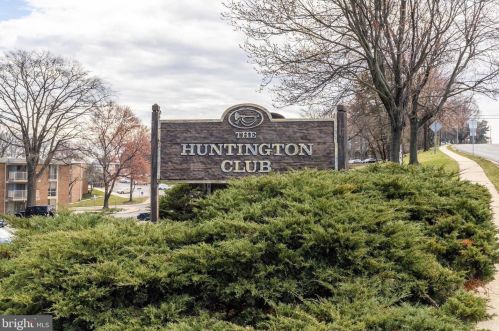 2636 Wagon Dr, Alexandria, VA 22303-2621