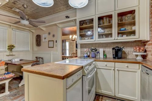 1222 Sears St, Denison TX 75021-2741 exterior