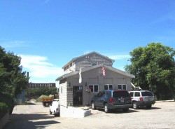 97 Adams St, Newton, MA 02458-1136