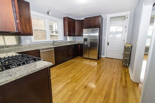 3030 Menard Ave, Chicago, IL 60634-5220