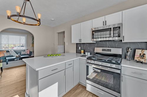 1314 Bellaire Pl, Pittsburgh PA  15226-1830 exterior