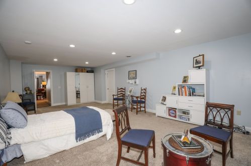 2 Fairview Dr, Concord NH 03301-6917 exterior