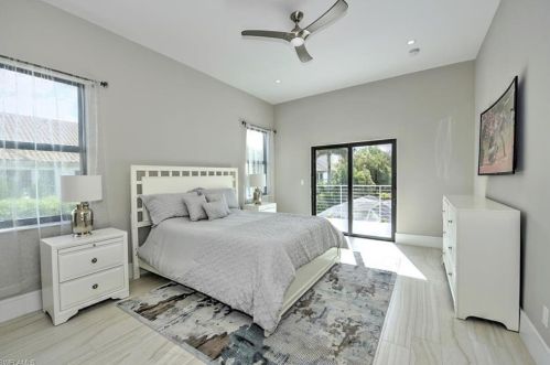 3860 Crayton Rd, Naples FL 34103-3576 exterior