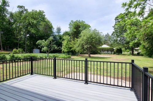 75 Rochford Cir, Springfield MA  01128-1024 exterior