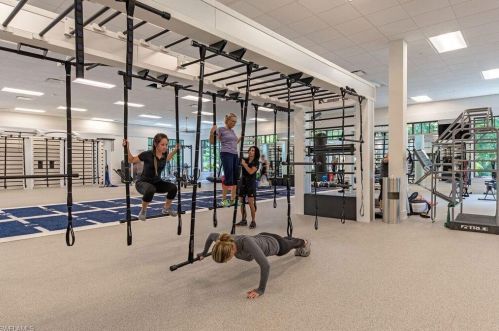 2289 Residence Cir, Naples FL 34105-3084 exterior