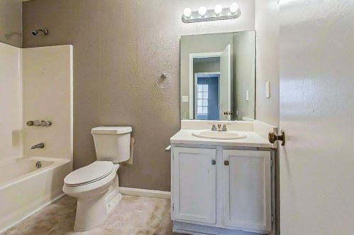 6299 Marbut Farms Ln, Lithonia GA 30058-8977 exterior