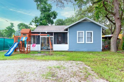 10012 Annette Ave, Tampa FL 33612-6826 exterior