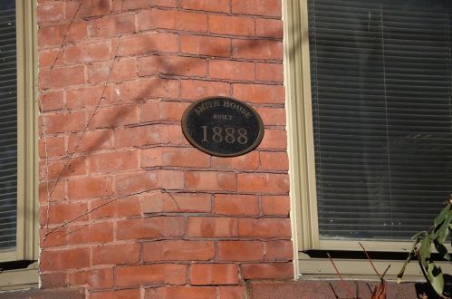 44 Mattoon St, Springfield MA 01105-2580 exterior