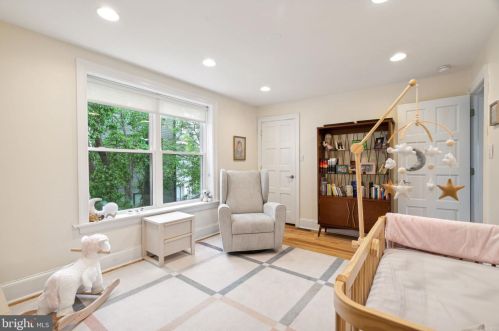 128 Bainbridge St, Philadelphia PA  19147-2402 exterior