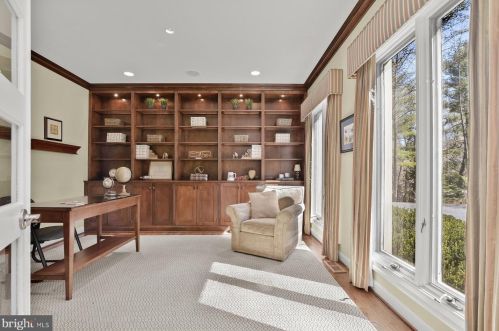 11820 Beekman Pl, Rockville MD 20854-2177 exterior