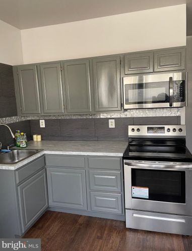 633 56th St, Philadelphia PA  19143-2528 exterior