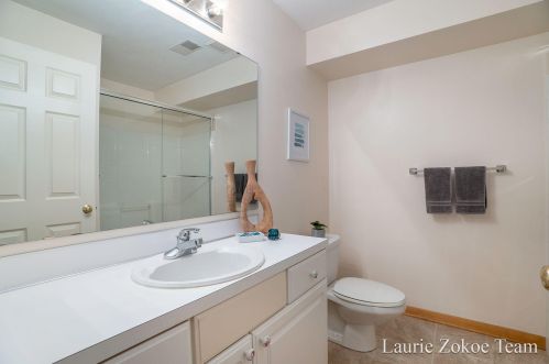 4323 Vly Side Ct, Grand Rapids MI 49525-9690 exterior