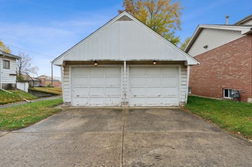 9022 Rockwell Ave, Chicago IL 60805-1314 exterior