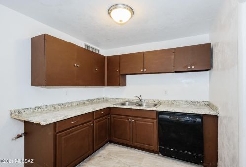 2402 Jefferson Ave, Tucson AZ  85711-6636 exterior