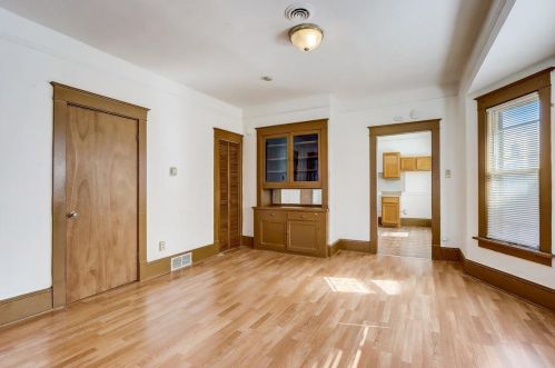 2438 7 St, Milwaukee WI 53215-3226 exterior