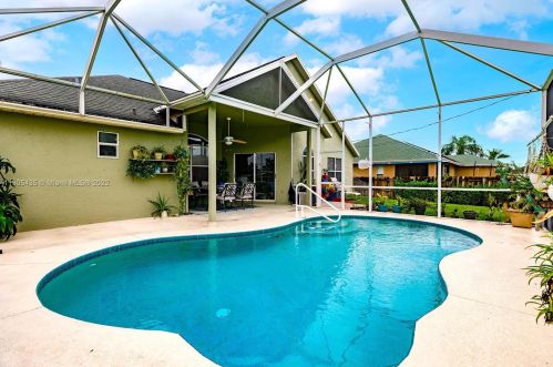 972 Haas Ave, Fort Pierce FL  34953-5611 exterior