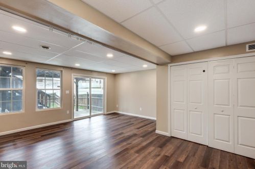 711 Grant Dr, Hanover PA  17331-2079 exterior