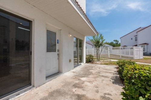 9517 Citrus Glen Pl, Tampa FL  33618-4032 exterior