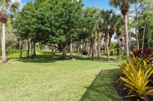 143 Cypress Vw Dr, Naples FL 34113-8080 exterior