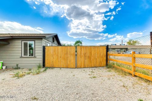 9440 9 Ave, Phoenix AZ 85021-3102 exterior