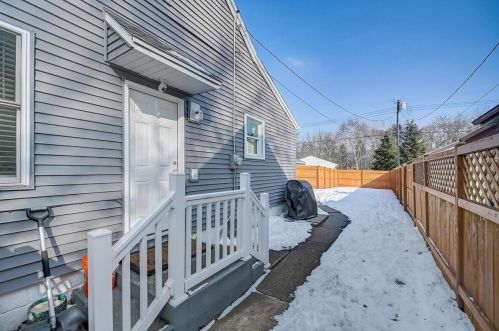 3316 Honey Creek Dr, Milwaukee WI  53219-3911 exterior