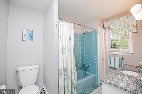 66 Red Lion Rd, Huntingdon Valley PA 19006-6436 exterior