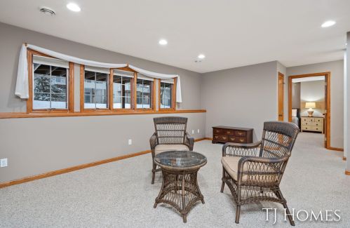 2036 Palmerton Ct, Grand Rapids MI 49505-7159 exterior