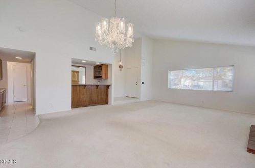 1041 Kumquat Pl, Oxnard CA 93036-1533 exterior