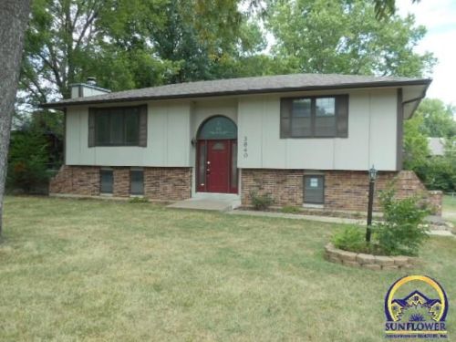 3840 25th St, Topeka KS  66605-1846 exterior