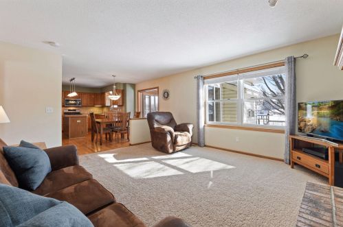 799 Ashley Dr, Chaska MN 55318-1540 exterior