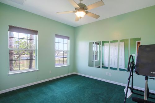 2718 Eagle Dr, Fort Pierce FL 34984-8913 exterior