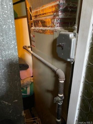 903 Brinsmade Ave, Bronx NY 10465-1903 exterior