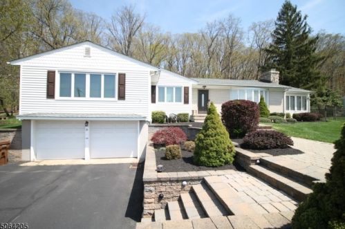 35 Stella Dr, Bridgewater, NJ 08807-1839