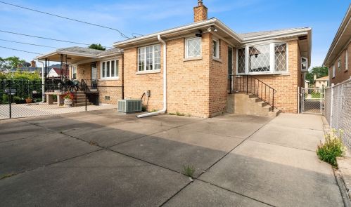 4731 Octavia Ave, Chicago IL 60706-4608 exterior