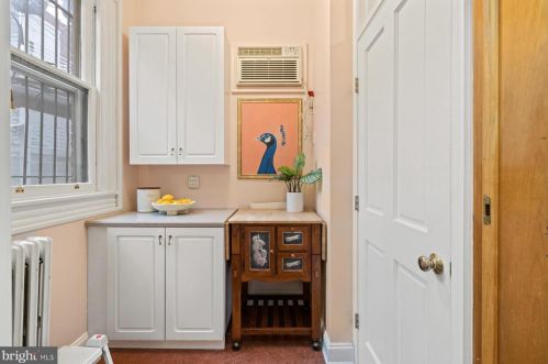 2010 Hillyer Pl, Washington DC 20009-1006 exterior