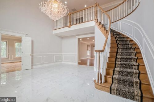 10400 Boswell Ln, Rockville MD  20854-6302 exterior