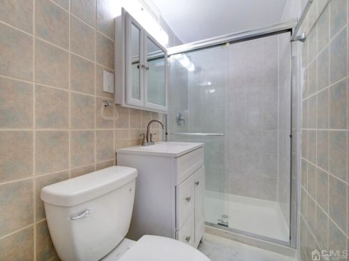 99 College Dr, Edison NJ 08817-5927 exterior