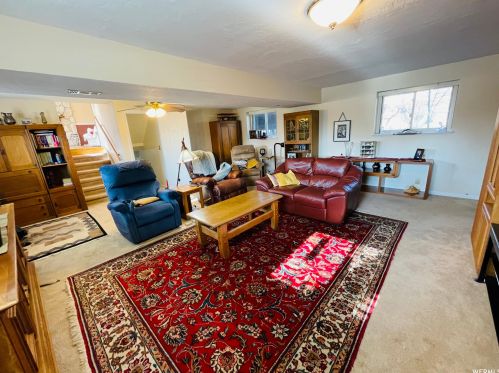 3358 6610, Taylorsville UT 84084-6904 exterior