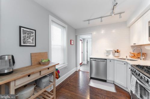 2570 Cedar St, Philadelphia PA 19125-2335 exterior