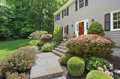 67 Ritch Dr, Ridgefield, CT 06877-2829