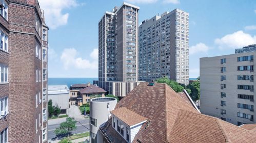 6334 Sheridan Rd, Chicago IL  60660-1754 exterior