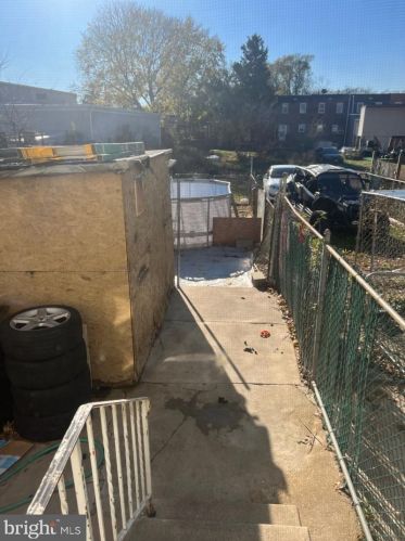 421 Gdn Ave, Camden NJ 08109-1481 exterior