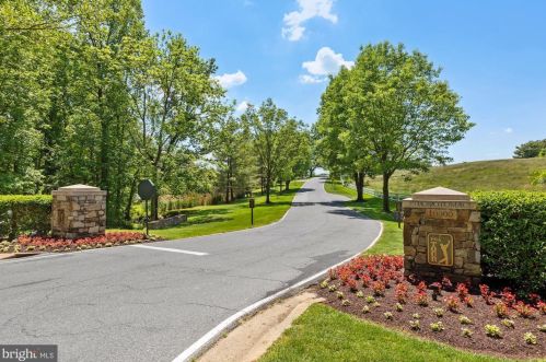 10028 Avenel Farm Dr, Rockville MD  20854-5412 exterior