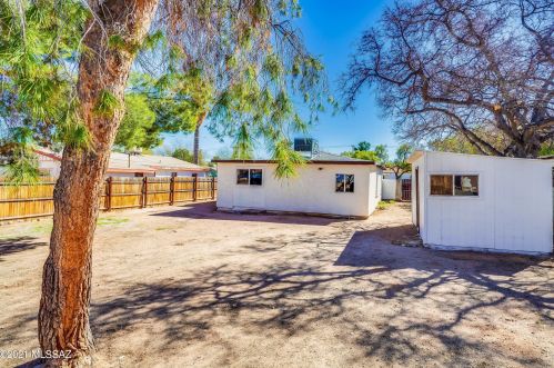 4137 1 St, Tucson AZ 85711-1510 exterior