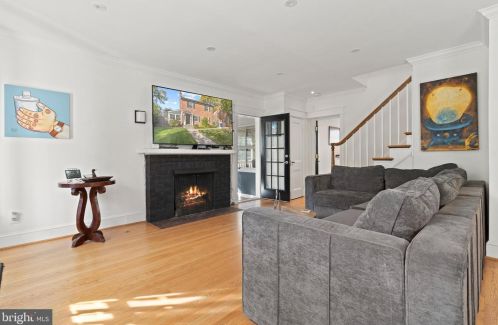 116 Moncure Dr, Alexandria VA 22314-4965 exterior