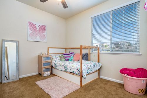 2038 Beckett Dr, Folsom CA 95762-5200 exterior