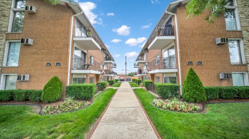 6113 64th Pl, Chicago IL  60638-5336 exterior