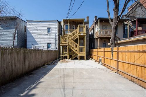213 Leclaire Ave, Chicago IL 60639-3146 exterior