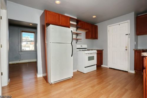 26 Tilt St, Paterson NJ 07508-1333 exterior